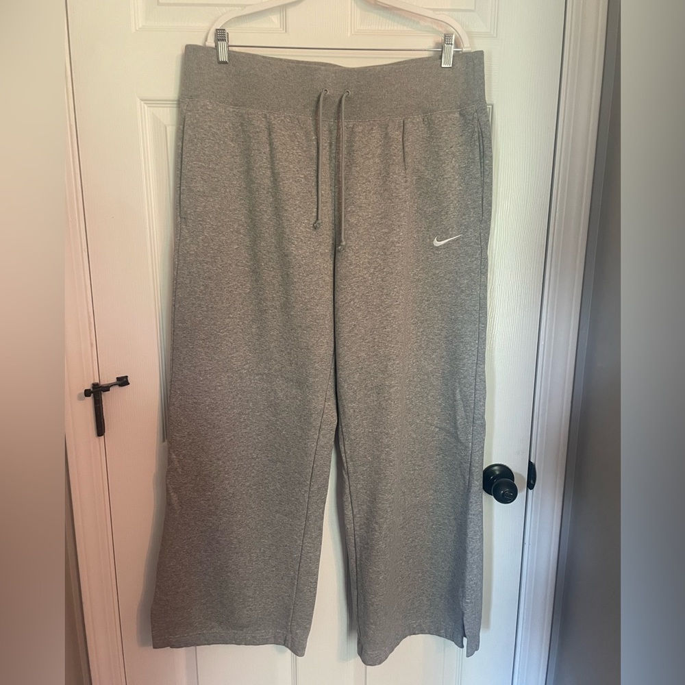 nike wide leg sweatpants